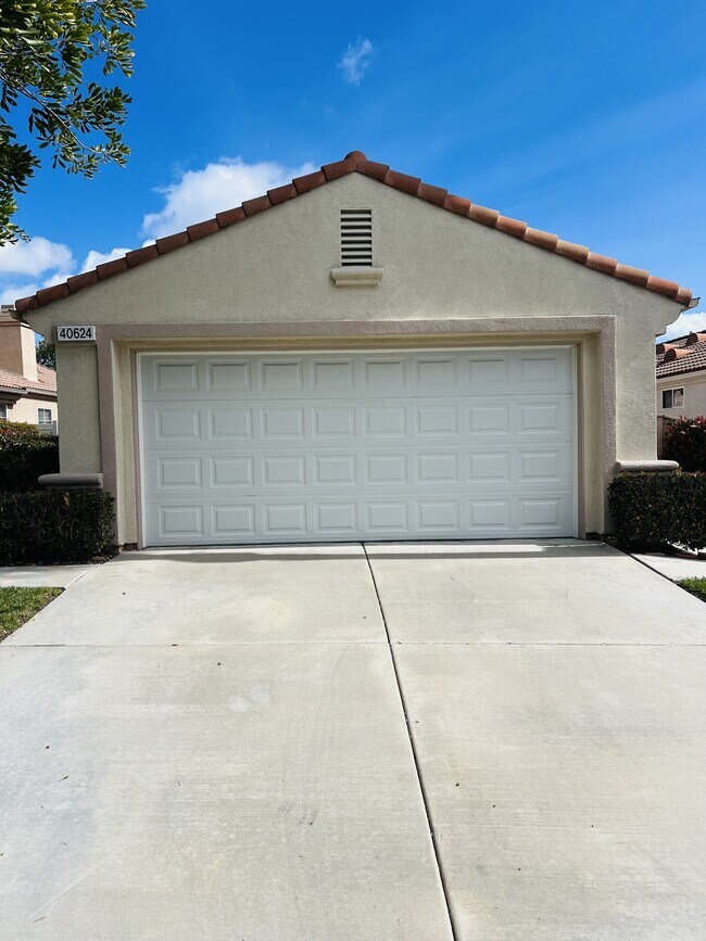 40624 Corte Albara Murrieta, CA 92562 photo 2