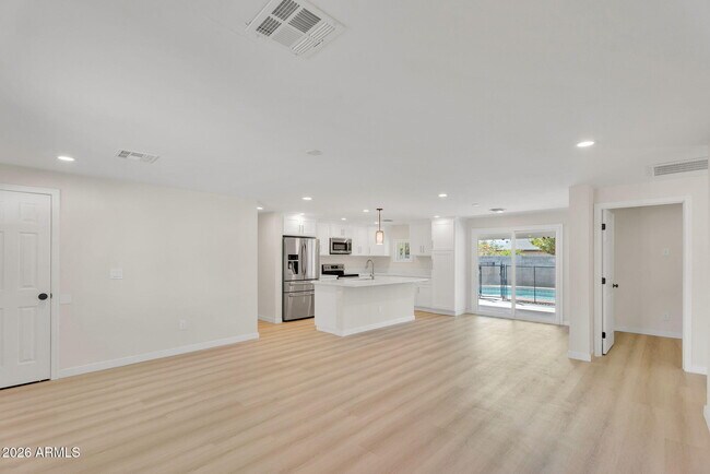 3545 E Friess Dr Phoenix, AZ 85032 photo 2