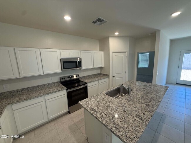 2073 Driftwood Dr San Tan Valley, AZ 85140 photo 2