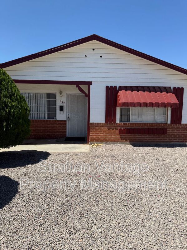 1232 E Clarendon Ave Phoenix, AZ 85014 photo 2