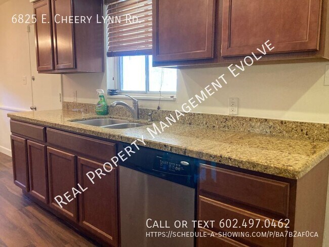 6825 E Cheery Lynn Rd Scottsdale, AZ 85251 photo 4