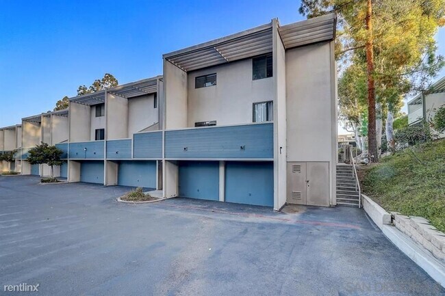 6214 Agee St San Diego, CA 92122 photo 3