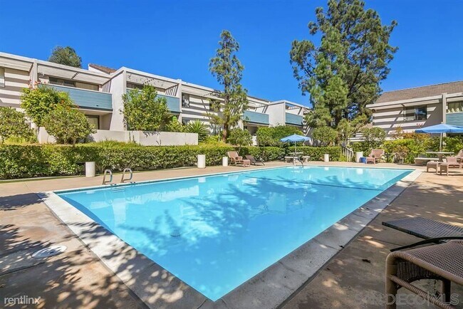 6214 Agee St San Diego, CA 92122