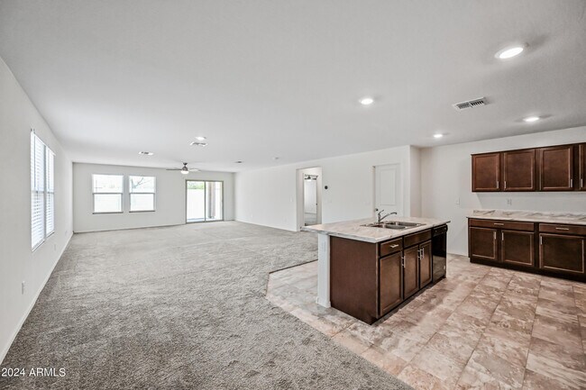25568 W Euclid Ave photo 5
