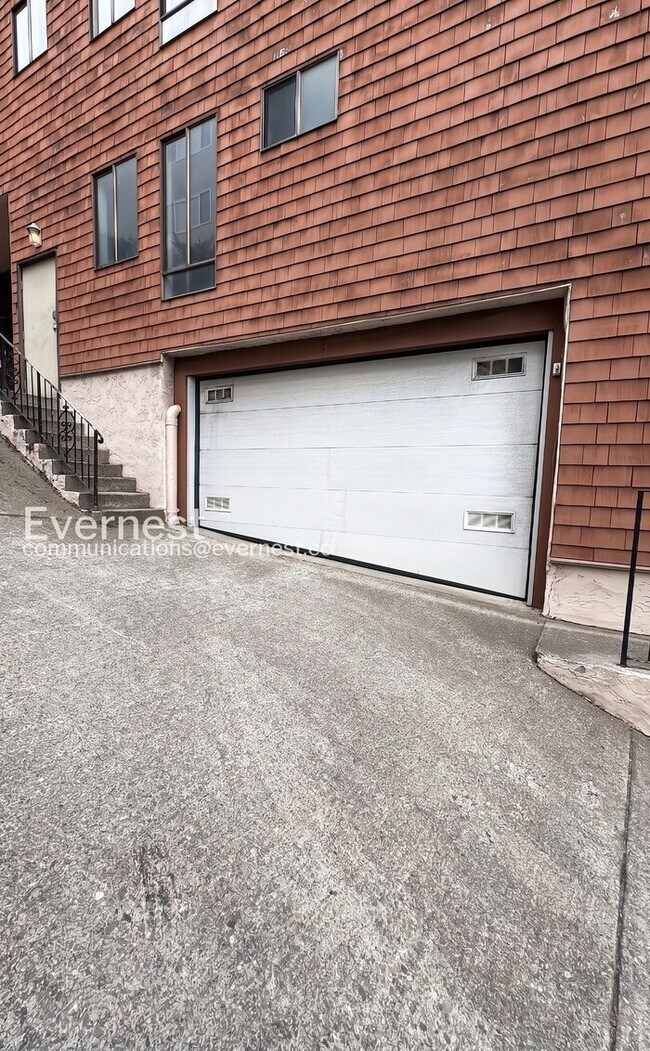 380 Monterey Blvd San Francisco, CA 94131 photo 2