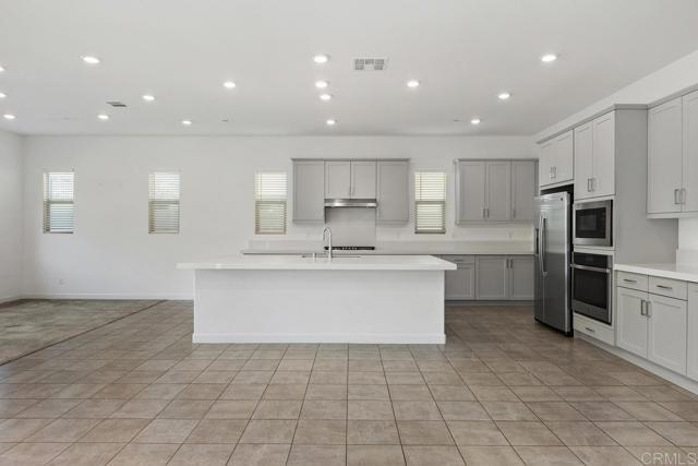 702 Westbrook Loop San Marcos, CA 92078 photo 3