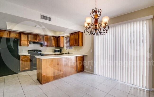 8940 W Olive Ave Peoria, AZ 85345 photo 2