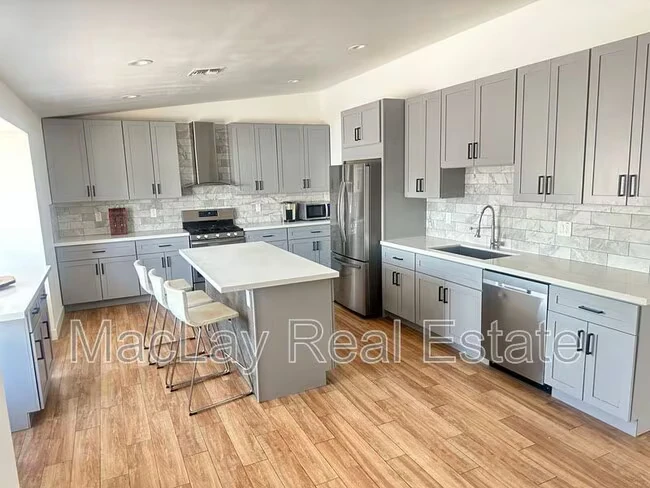 1703 W Lane Ave Phoenix, AZ 85021 photo 4