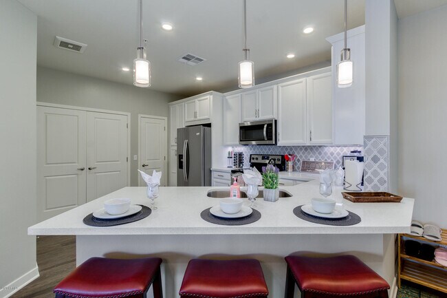 2511 W Queen Creek Rd Chandler, AZ 85248 photo 5
