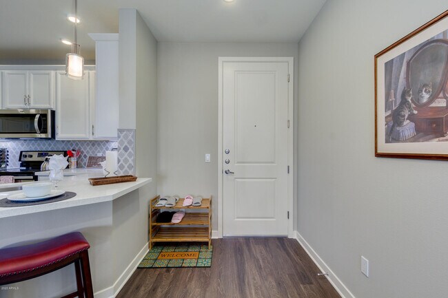 2511 W Queen Creek Rd Chandler, AZ 85248 photo 4