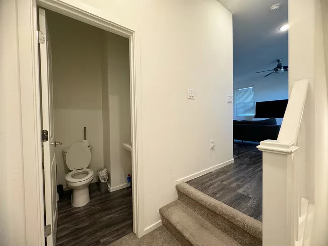 2337 E Huntington Dr Phoenix, AZ 85040 photo 5