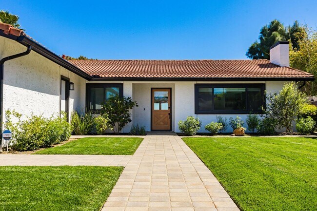 7776 Madrilena Way Carlsbad, CA 92009 photo 3
