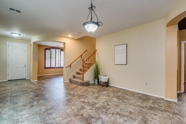 9119 S Terry Ln Tempe, AZ 85284 photo 4