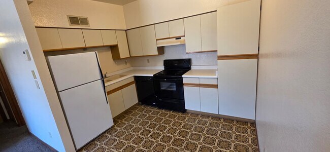 1041 N Mesa Dr Mesa, AZ 85201 photo 4
