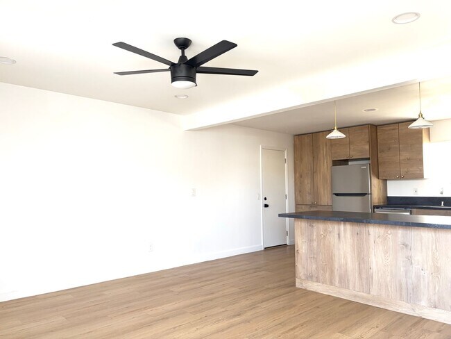 1214 13th St Imperial Beach, CA 91932 photo 4
