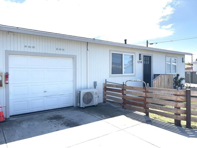 1214 13th St Imperial Beach, CA 91932