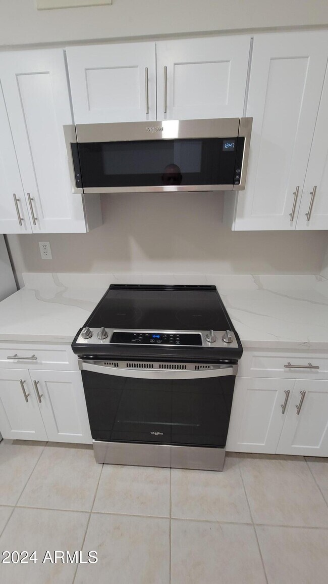 10715 W Tropicana Cir Sun City, AZ 85351 photo 3