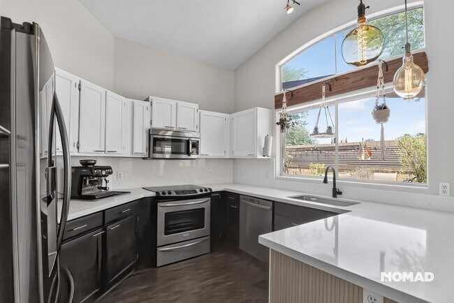 4722 E St John Rd Phoenix, AZ 85032 photo 3