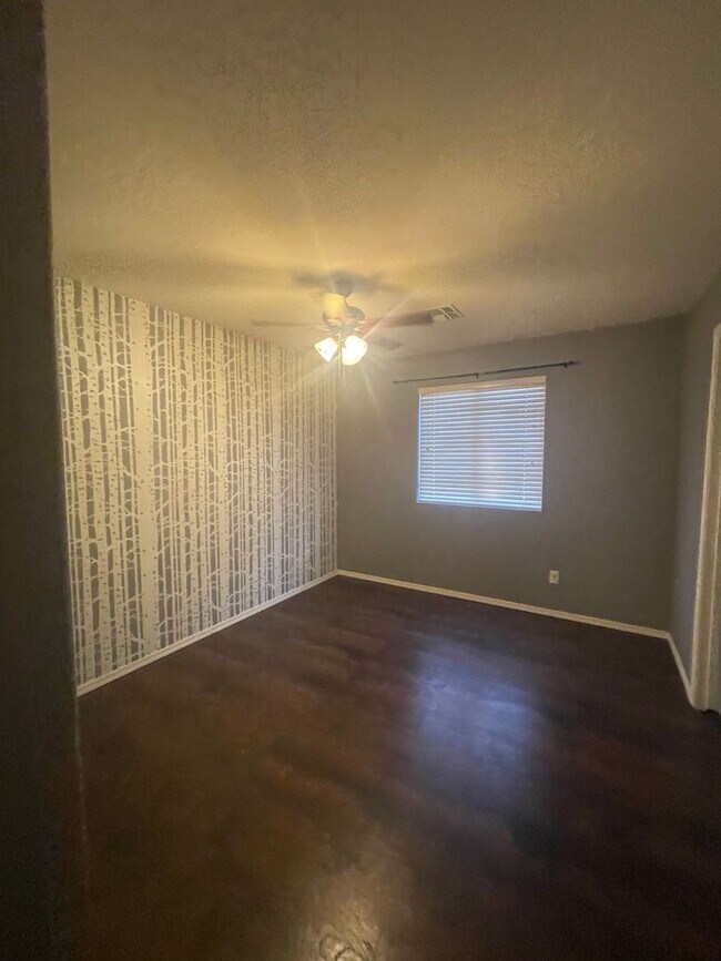 16210 W Davis Rd Surprise, AZ 85374 photo 2