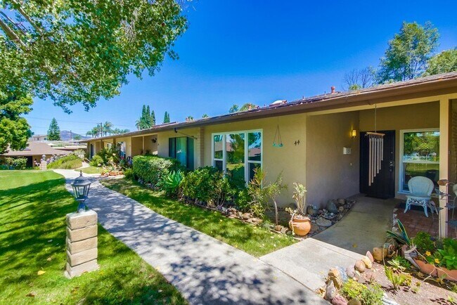 9320 Earl St La Mesa, CA 91942 photo 2