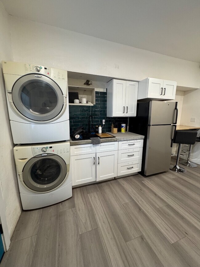 1845 E Monroe St Phoenix, AZ 85034 photo 3