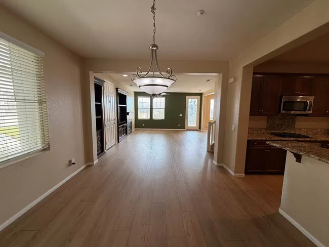 1729 Cripple Creek Dr Chula Vista, CA 91915 photo 2
