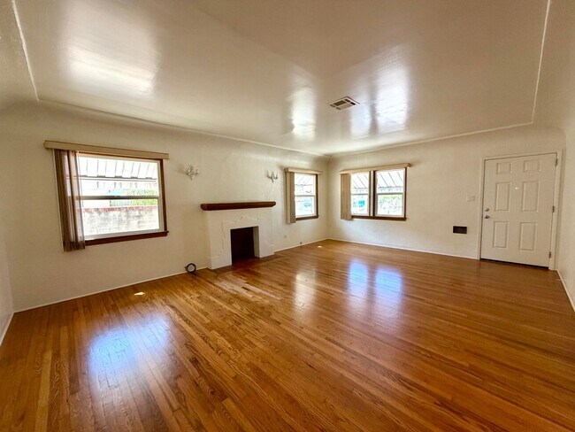 4511 52nd St San Diego, CA 92115 photo 4