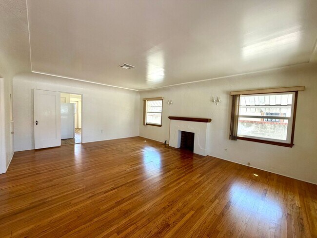 4511 52nd St San Diego, CA 92115 photo 3