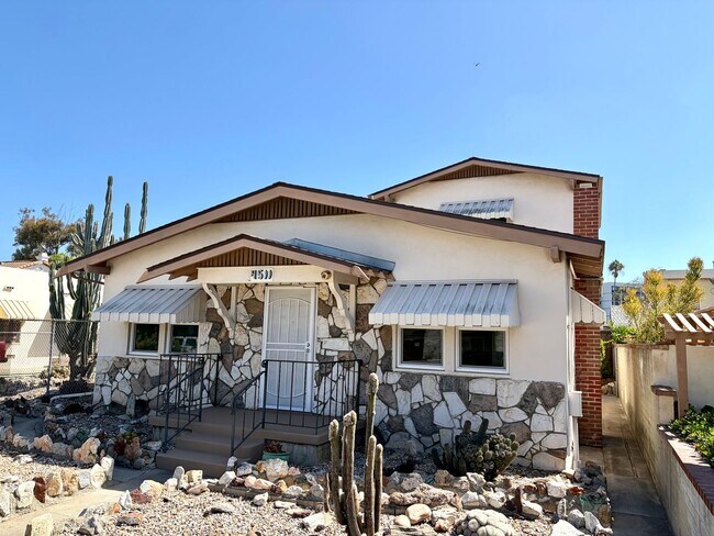 4511 52nd St San Diego, CA 92115 photo 2