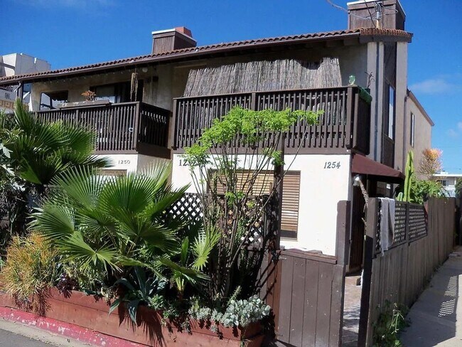 1250-1254 Parker Pl San Diego, CA 92109 photo 5