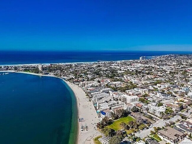 1250-1254 Parker Pl San Diego, CA 92109
