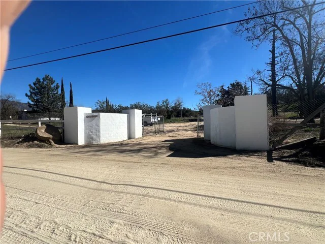 38900 Howard Rd Anza, CA 92539 photo 2
