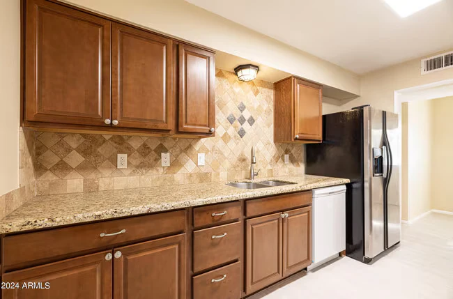 12208 N Pebble Beach Dr Sun City, AZ 85351 photo 5