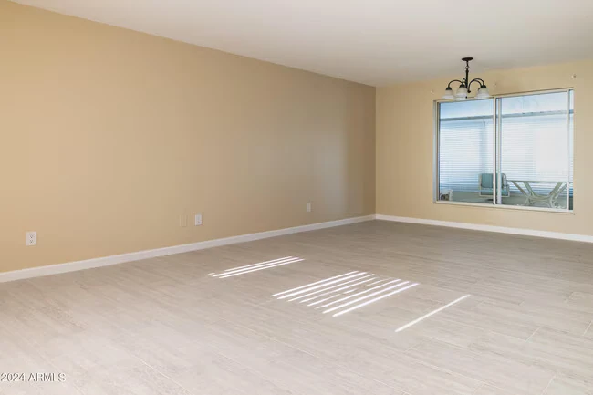 12208 N Pebble Beach Dr Sun City, AZ 85351 photo 2