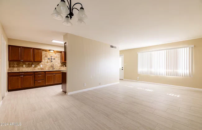 12208 N Pebble Beach Dr Sun City, AZ 85351 photo 4
