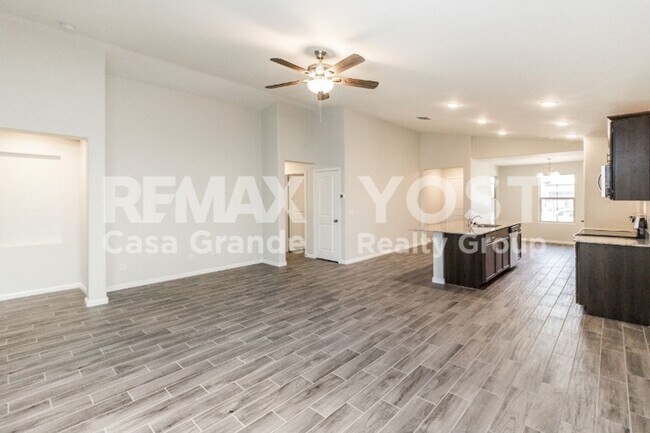 803 W Jardin Dr Casa Grande, AZ 85122 photo 3