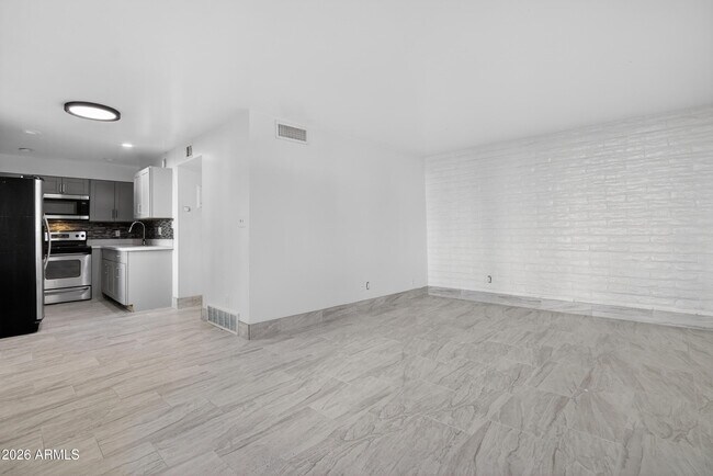 2925 N 38th St Phoenix, AZ 85018