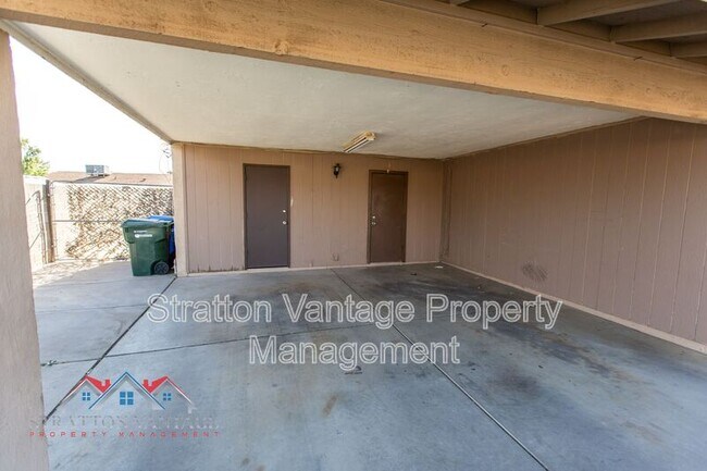 7631 W Sells Dr Phoenix, AZ 85033 photo 4