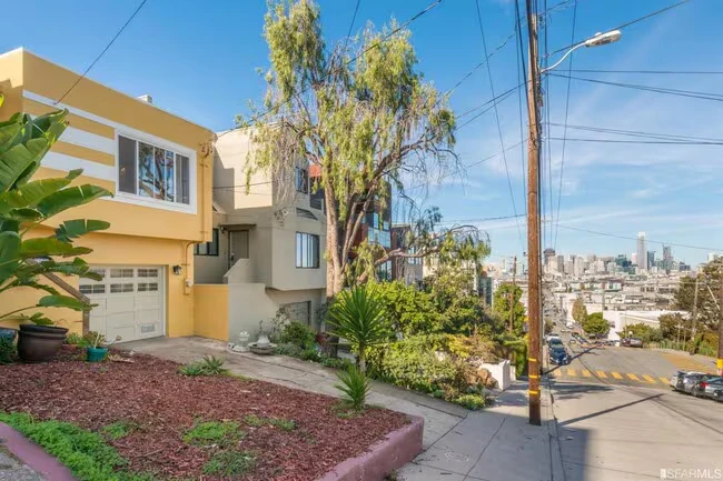 2BR/1BA Single Family House on De Haro St · San Francisco