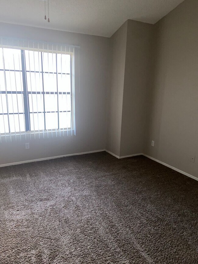 921 W University Dr Mesa, AZ 85201 photo 4