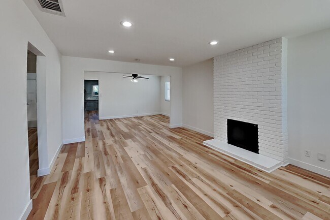 930 Dolores Ave San Leandro, CA 94577 photo 2