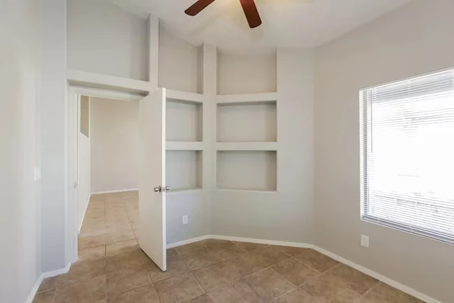 6308 W Nez Perce St Phoenix, AZ 85043 photo 5