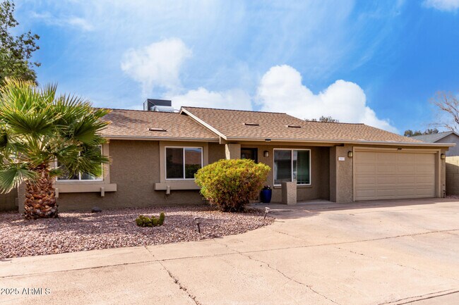 3503 E Campo Bello Dr Phoenix, AZ 85032 photo 2