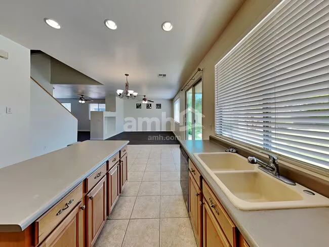 14493 W Weldon Ave Goodyear, AZ 85395 photo 4