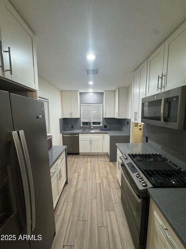 926 W Moreland St Phoenix, AZ 85007 photo 5