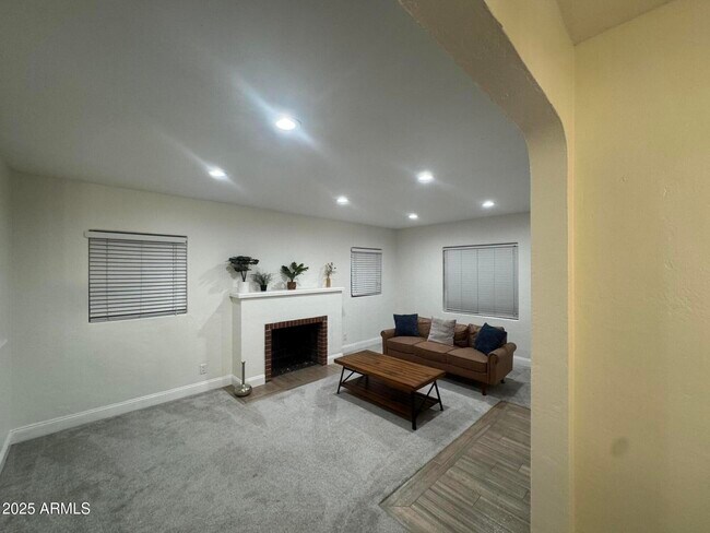 926 W Moreland St Phoenix, AZ 85007 photo 3