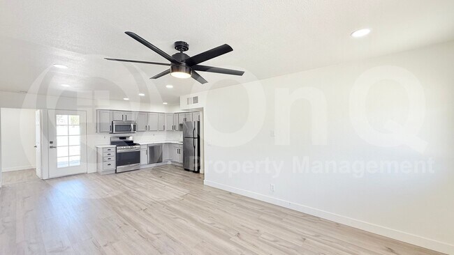 726 E Vista Del Cerro Dr Tempe, AZ 85281 photo 5