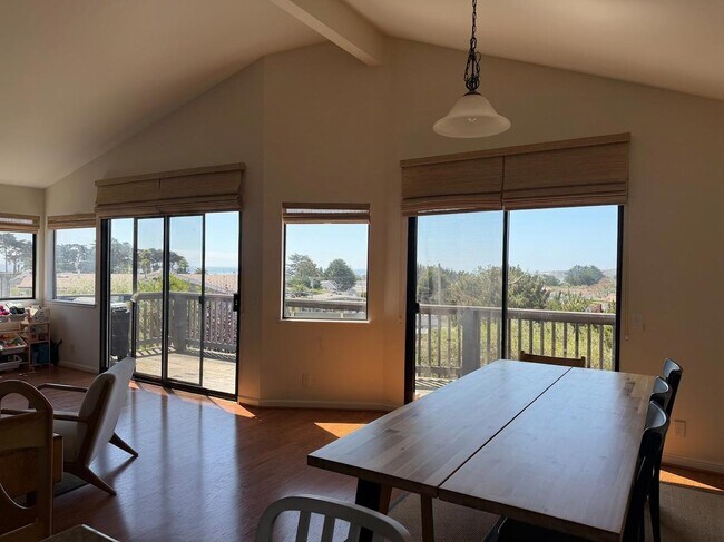 139 Madrona Ave El Granada, CA 94018 photo 5