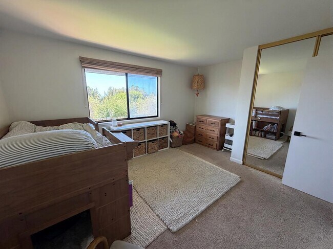 139 Madrona Ave El Granada, CA 94018 photo 3