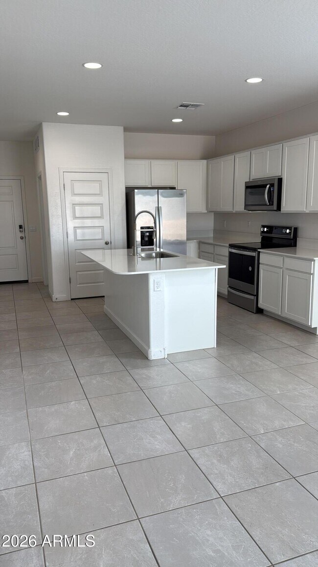 1868 S 240th Dr Buckeye, AZ 85326 photo 3